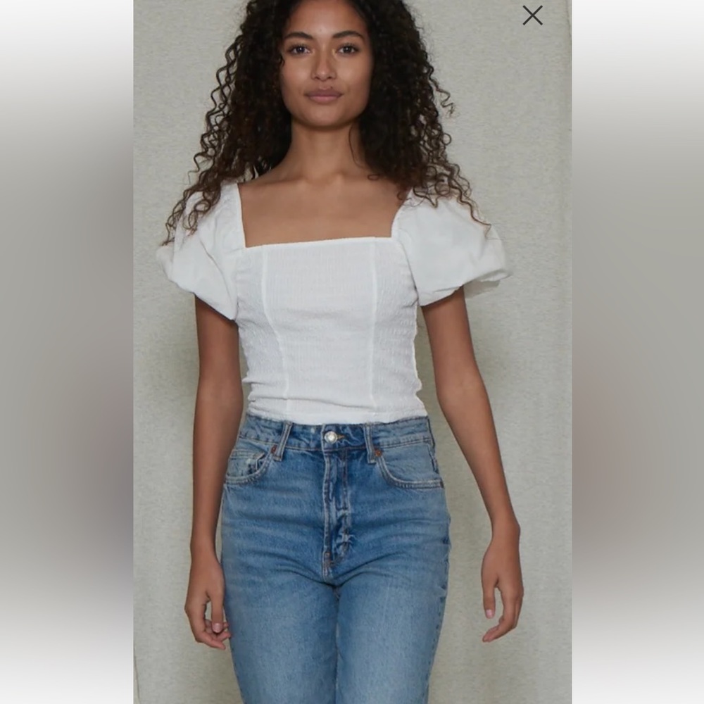 Fitted bubble sleeve top size M